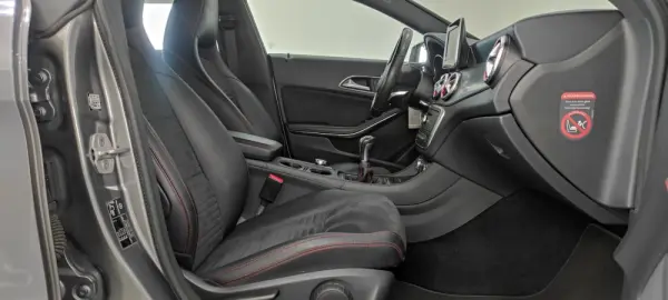 Mercedes-Benz CLA 180 CDi AMG Line 23