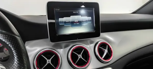 Mercedes-Benz CLA 180 CDi AMG Line 27