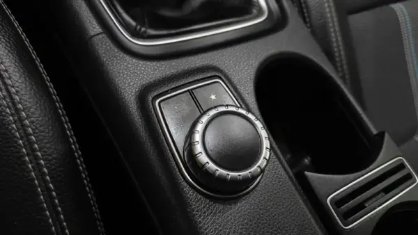 Mercedes-Benz CLA 200 d Shooting Brake AMG Line 36