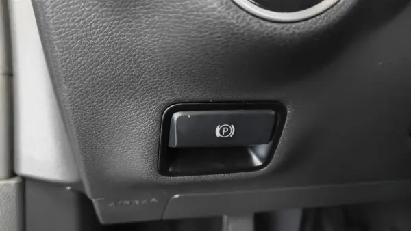 Mercedes-Benz CLA 200 d Shooting Brake AMG Line 44