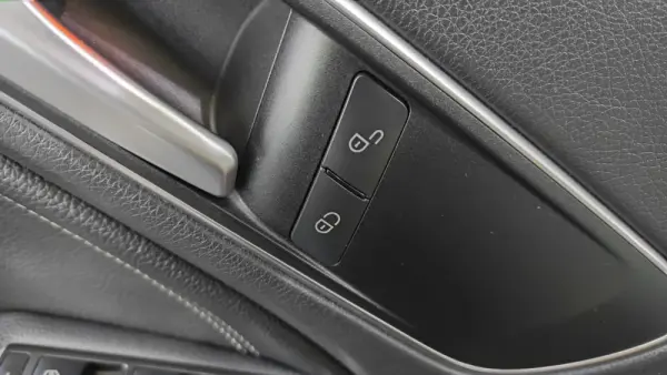 Mercedes-Benz CLA 200 d Shooting Brake AMG Line 46