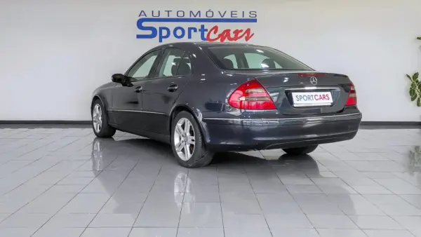 Mercedes-Benz E 220 CDi Avantgarde Aut. 4