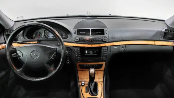 Mercedes-Benz E 220 CDi Avantgarde Aut. 8