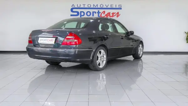 Mercedes-Benz E 220 CDi Avantgarde Aut. 12