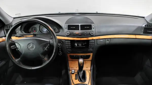 Mercedes-Benz E 220 CDi Avantgarde Aut. 24