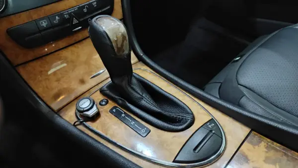 Mercedes-Benz E 220 CDi Avantgarde Aut. 32