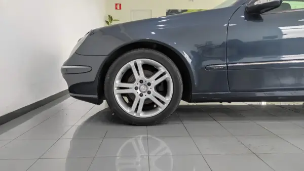 Mercedes-Benz E 220 CDi Avantgarde Aut. 41