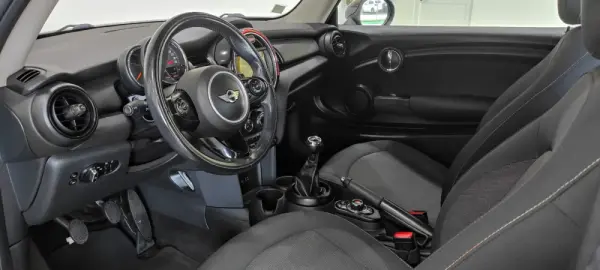 MINI 3 Portas One D 5