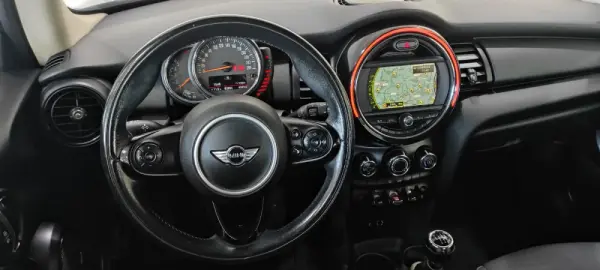 MINI 3 Portas One D 9