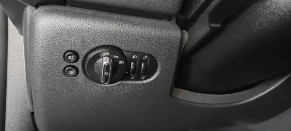 MINI 3 Portas One D 29