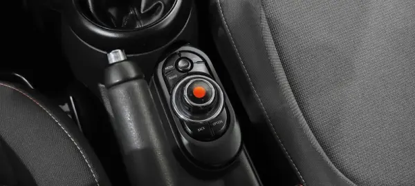 MINI 3 Portas One D 38