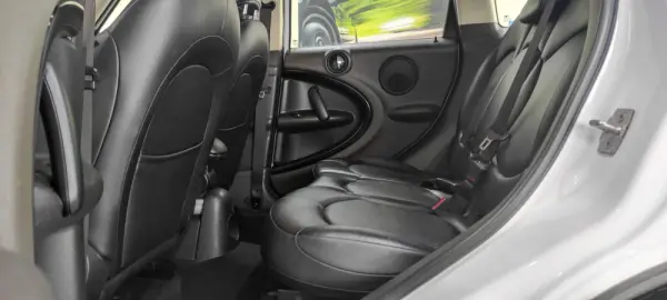 MINI Countryman One D 18