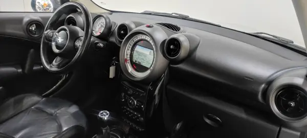 MINI Countryman One D 23