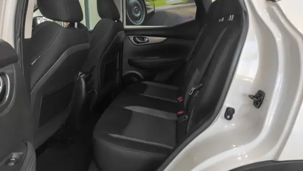 Nissan Qashqai 1.3 DIG-T Tekna 6