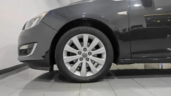 Opel Astra Sports Tourer 1.6 CDTi Executive S/S 10