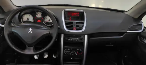 Peugeot 207 CC 1.6 16V 8