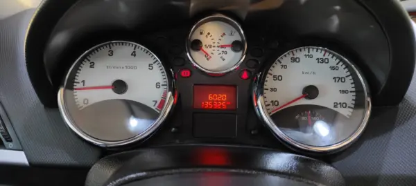 Peugeot 207 CC 1.6 16V 34