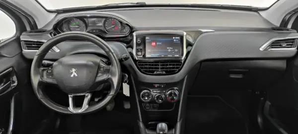 Peugeot 208 1.2 PureTech Style 8