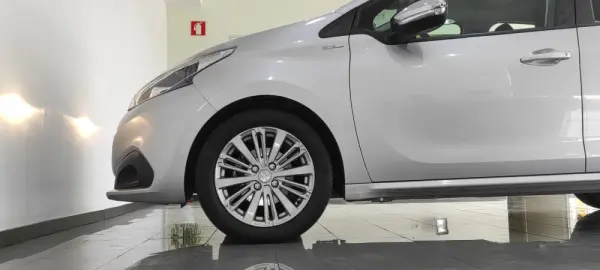 Peugeot 208 1.2 PureTech Style 10