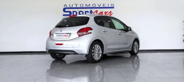 Peugeot 208 1.2 PureTech Style 12