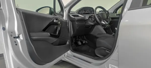 Peugeot 208 1.2 PureTech Style 15
