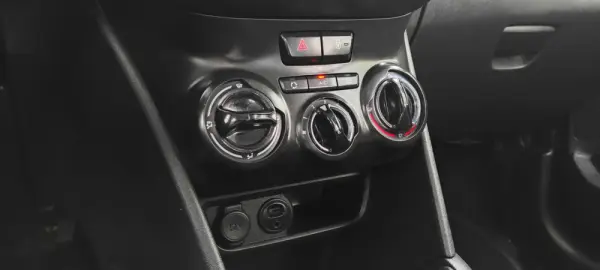 Peugeot 208 1.2 PureTech Style 31