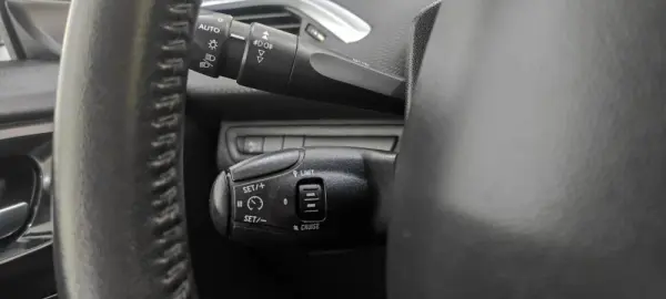 Peugeot 208 1.2 PureTech Style 37