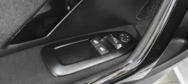 Peugeot 208 1.2 PureTech Style 38