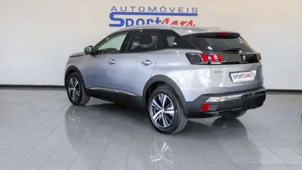 Peugeot 3008 1.2 PureTech Allure EAT8 4