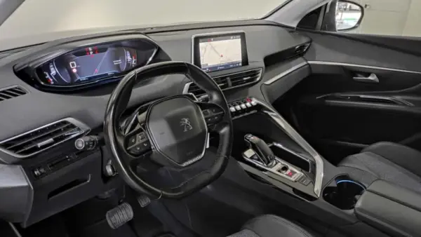 Peugeot 3008 1.2 PureTech Allure EAT8 5