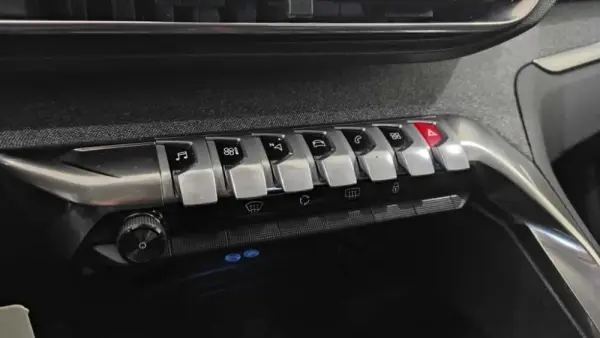 Peugeot 3008 1.2 PureTech Allure EAT8 33