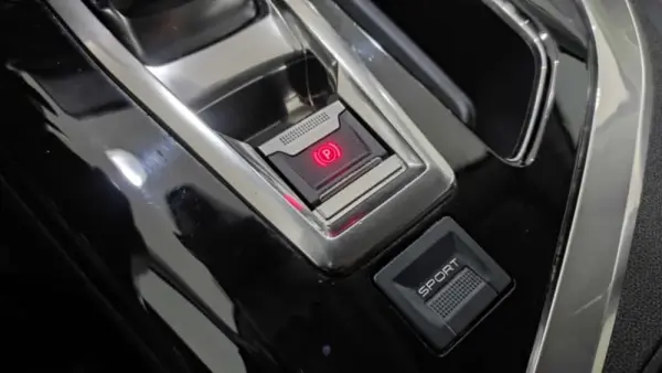 Peugeot 3008 1.2 PureTech Allure EAT8 36