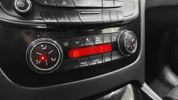 Peugeot 508 1.6 HDi Active 28