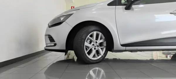 Renault Clio 1.5 dCi Dynamique S 10