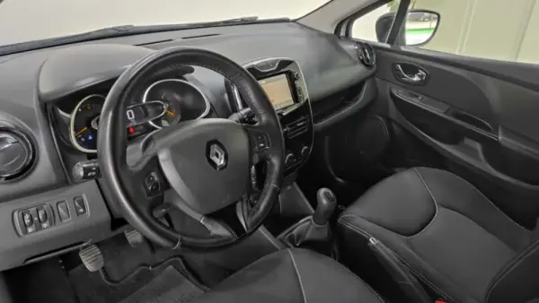 Renault Clio Sport Tourer 1.5 dCi Dynamique S 17