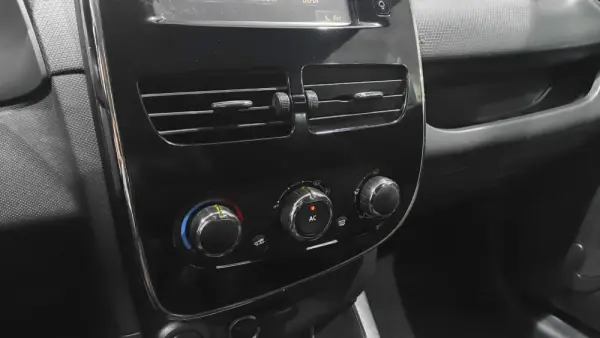 Renault Clio Sport Tourer 1.5 dCi Dynamique S 29