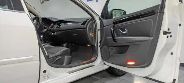 Renault Laguna Break 2.0 dCi GT 21