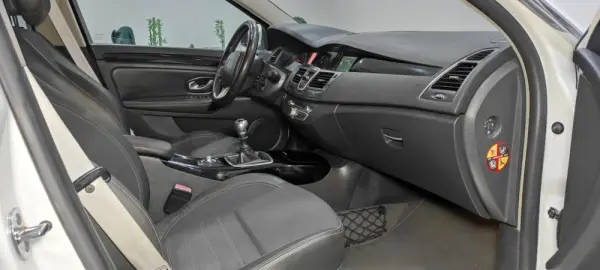 Renault Laguna Break 2.0 dCi GT 22