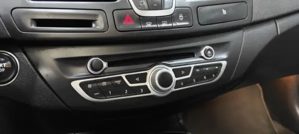 Renault Laguna Break 2.0 dCi GT 37