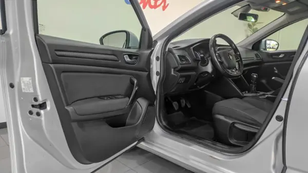 Renault Mégane 1.5 Blue dCi Zen 15