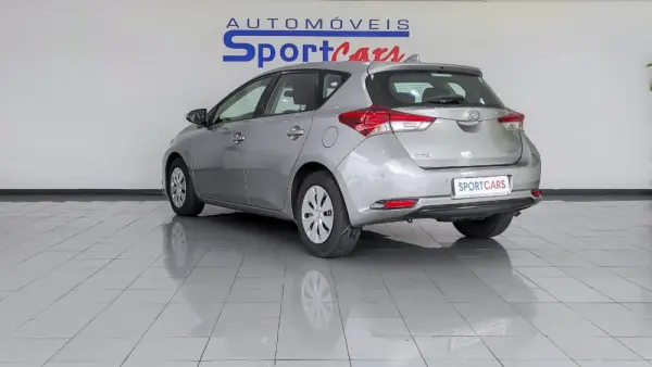 Toyota Auris 1.4 D-4D ACtive 14