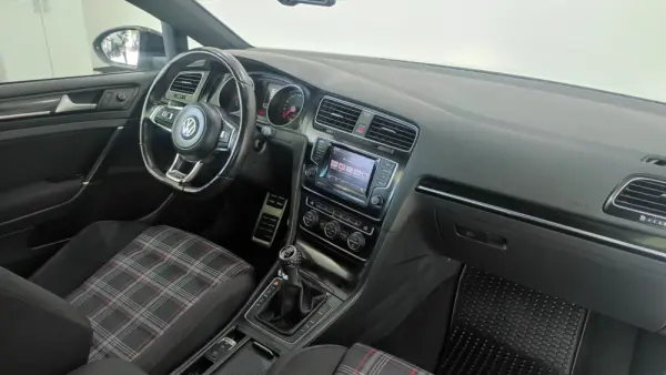 Volkswagen Golf 2.0 TSi GTi Performance 23