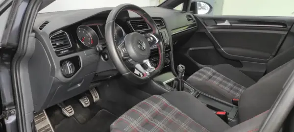 Volkswagen Golf GTI BlueMotion 5