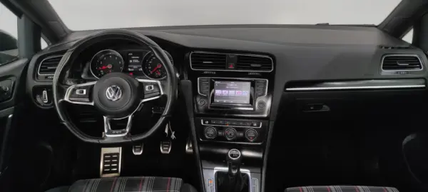 Volkswagen Golf GTI BlueMotion 8