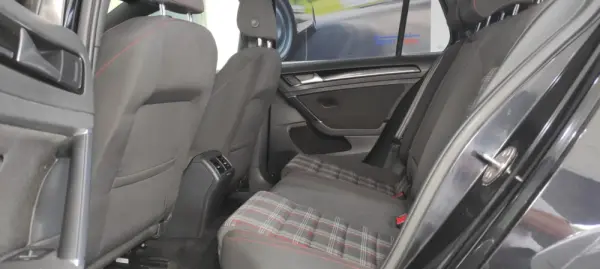 Volkswagen Golf GTI BlueMotion 18