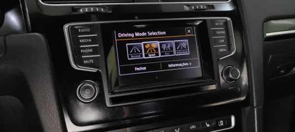 Volkswagen Golf GTI BlueMotion 27