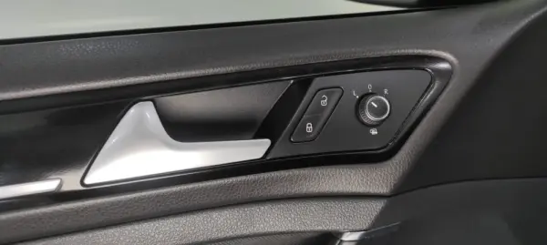 Volkswagen Golf GTI BlueMotion 31