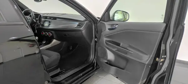 Alfa Romeo Giulietta 1.6 JTDM Exclusive 21