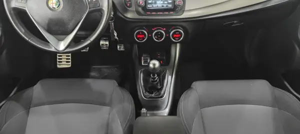 Alfa Romeo Giulietta 1.6 JTDM Exclusive 37