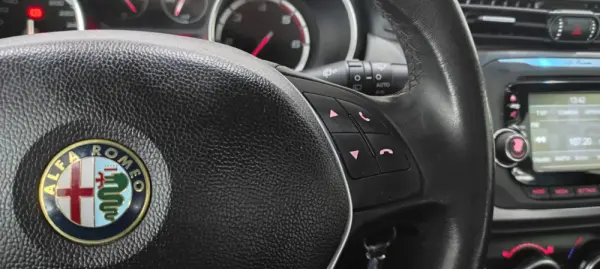 Alfa Romeo Giulietta 1.6 JTDM Exclusive 40